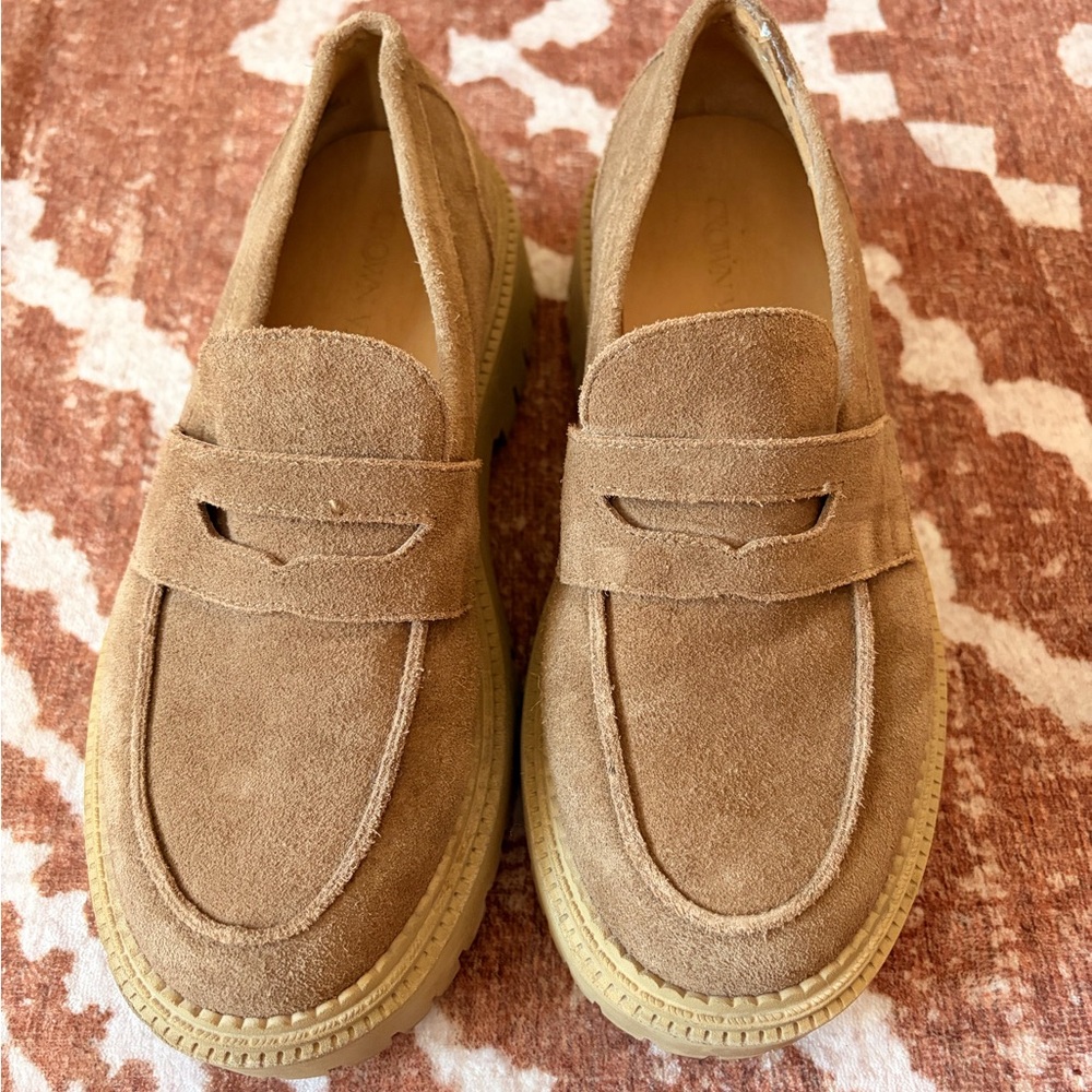 Woman’s Suede Loafers 7 1/2